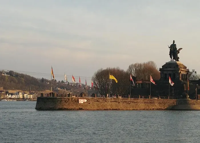 Διαμέρισμα Rheinblick 2 *